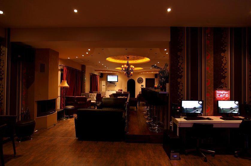 Pantheon Hotel & Suites Nerotriviá Esterno foto